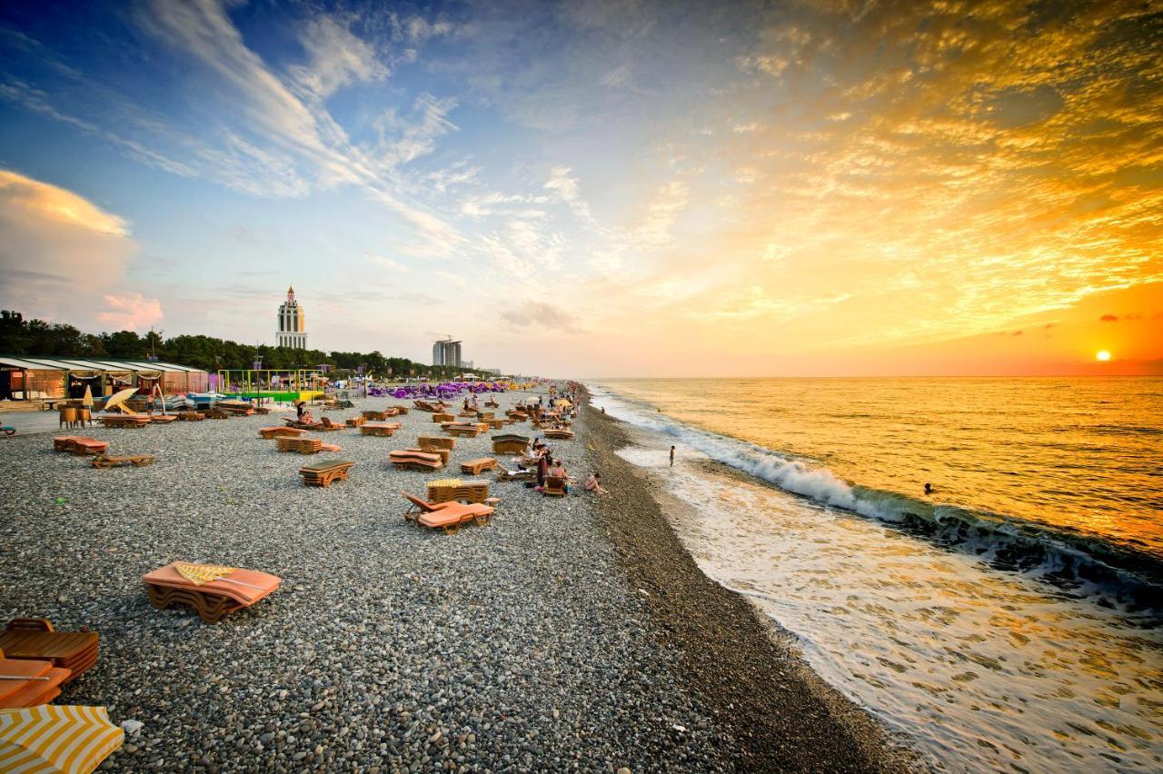 Sea ​​View In Orbi City Batumi Esterno foto