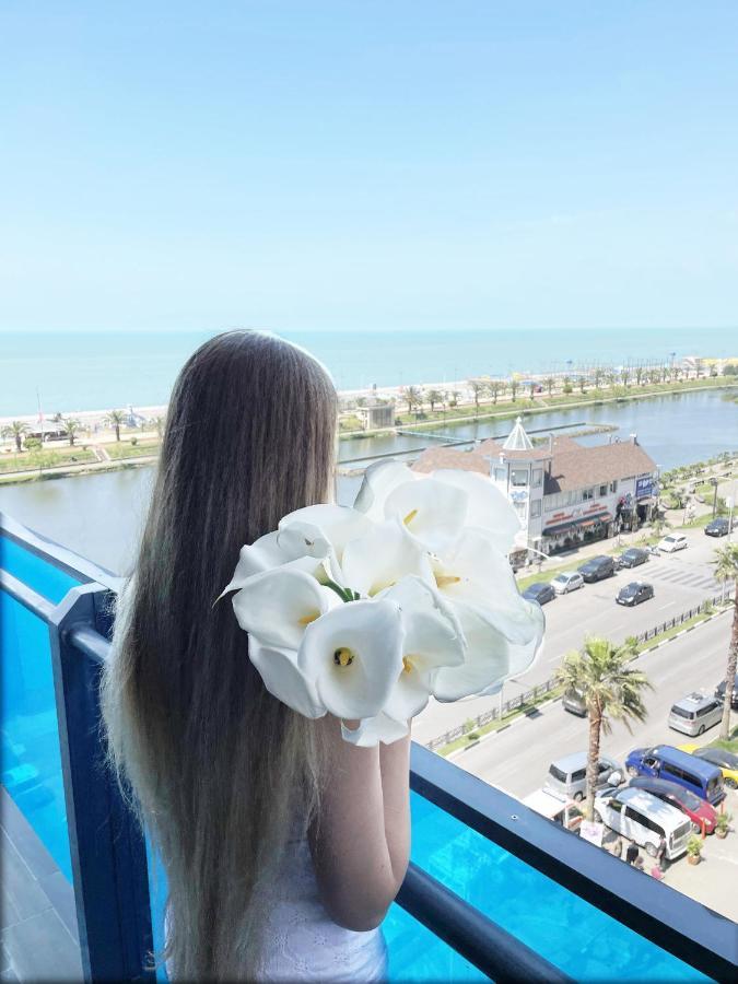 Sea ​​View In Orbi City Batumi Esterno foto