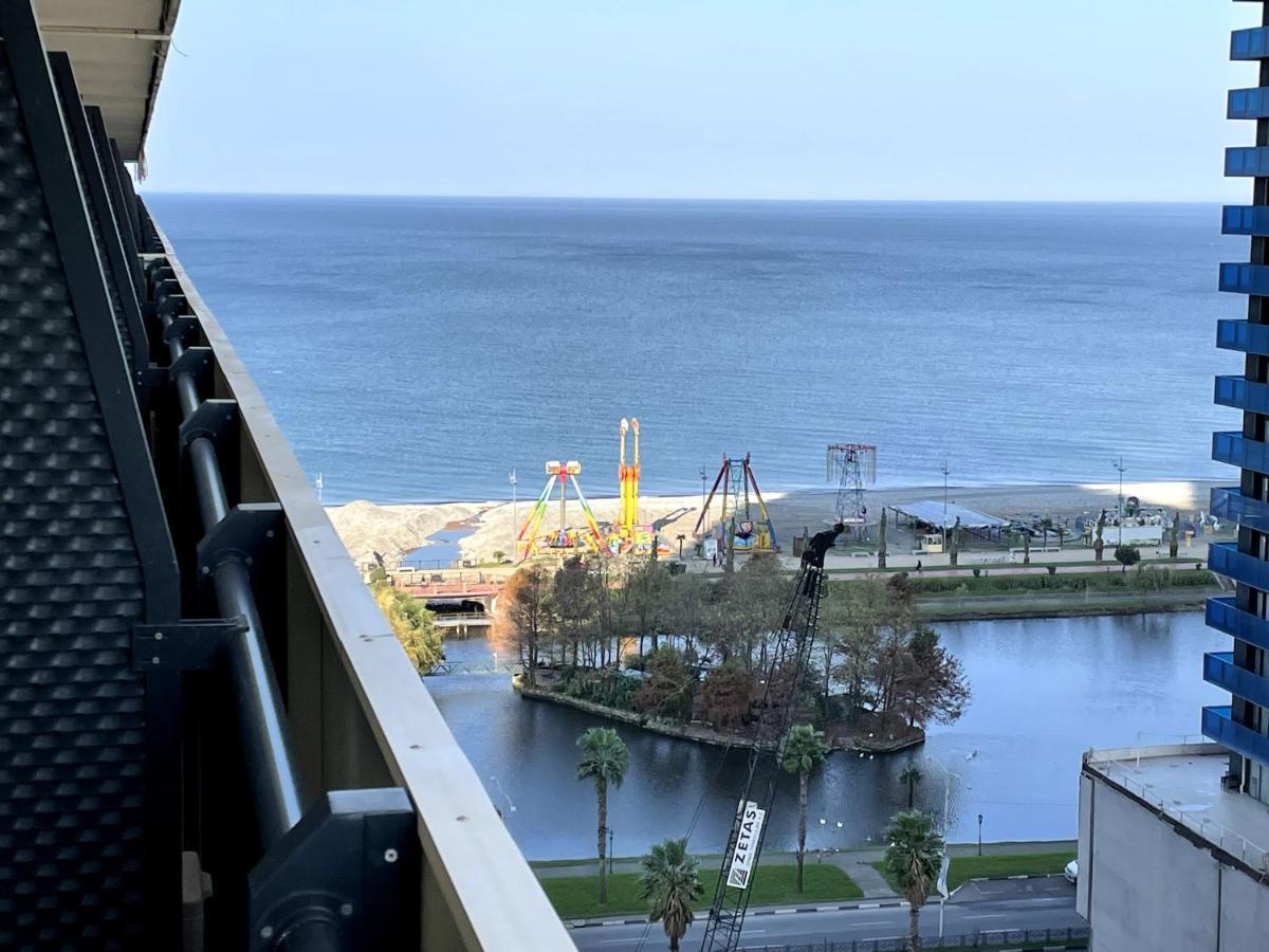 Sea ​​View In Orbi City Batumi Esterno foto