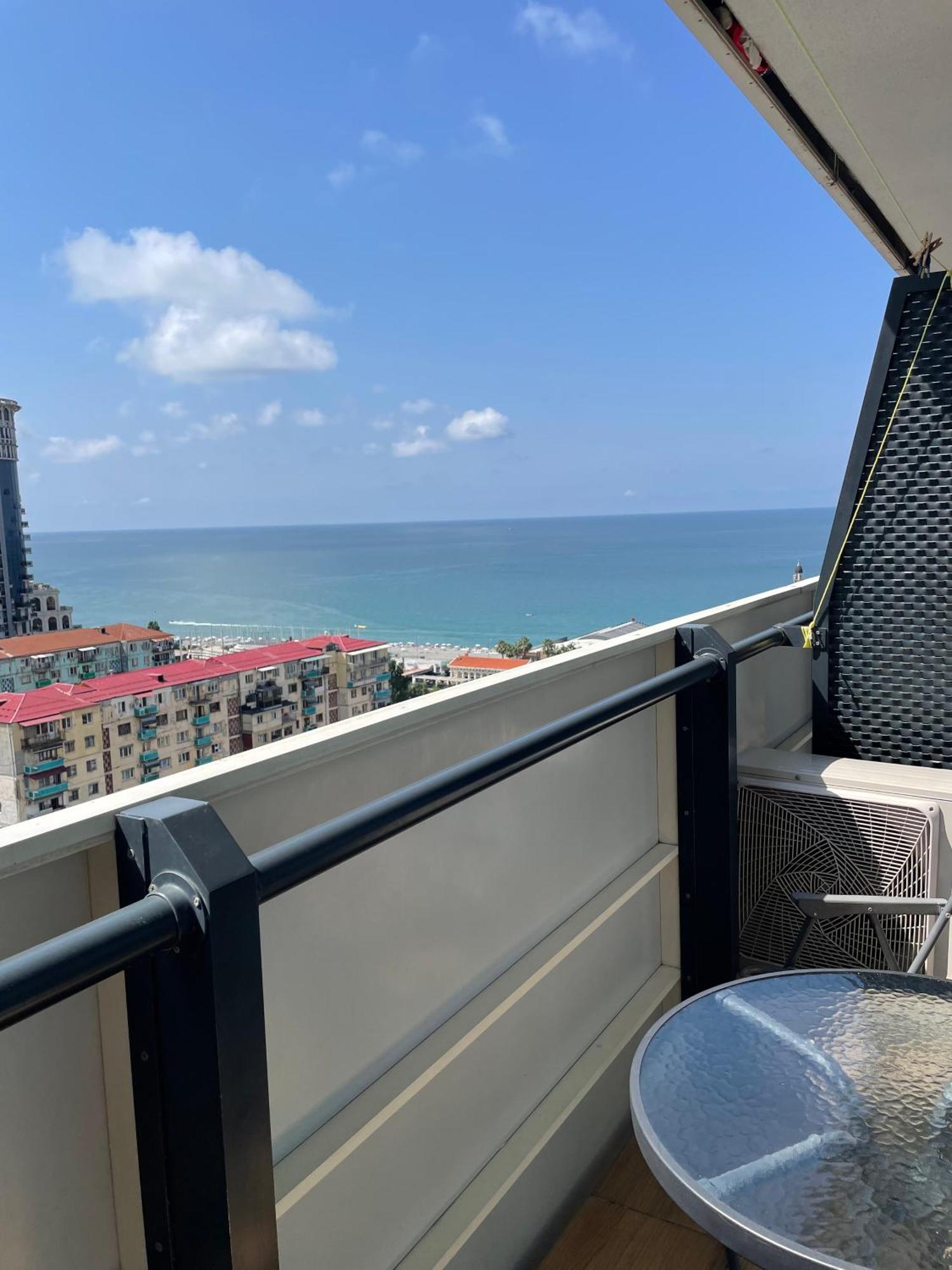 Sea ​​View In Orbi City Batumi Esterno foto