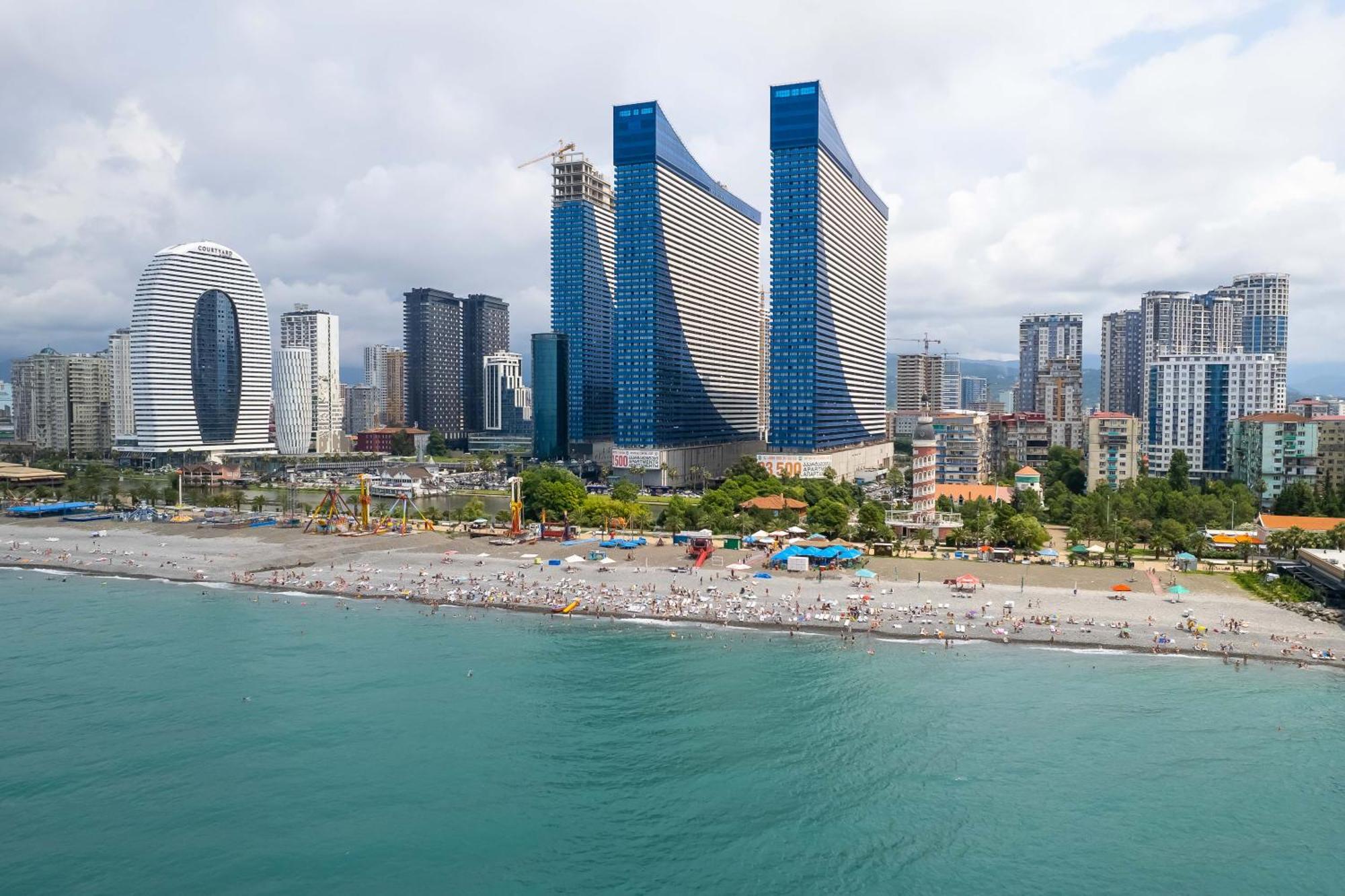 Sea ​​View In Orbi City Batumi Esterno foto