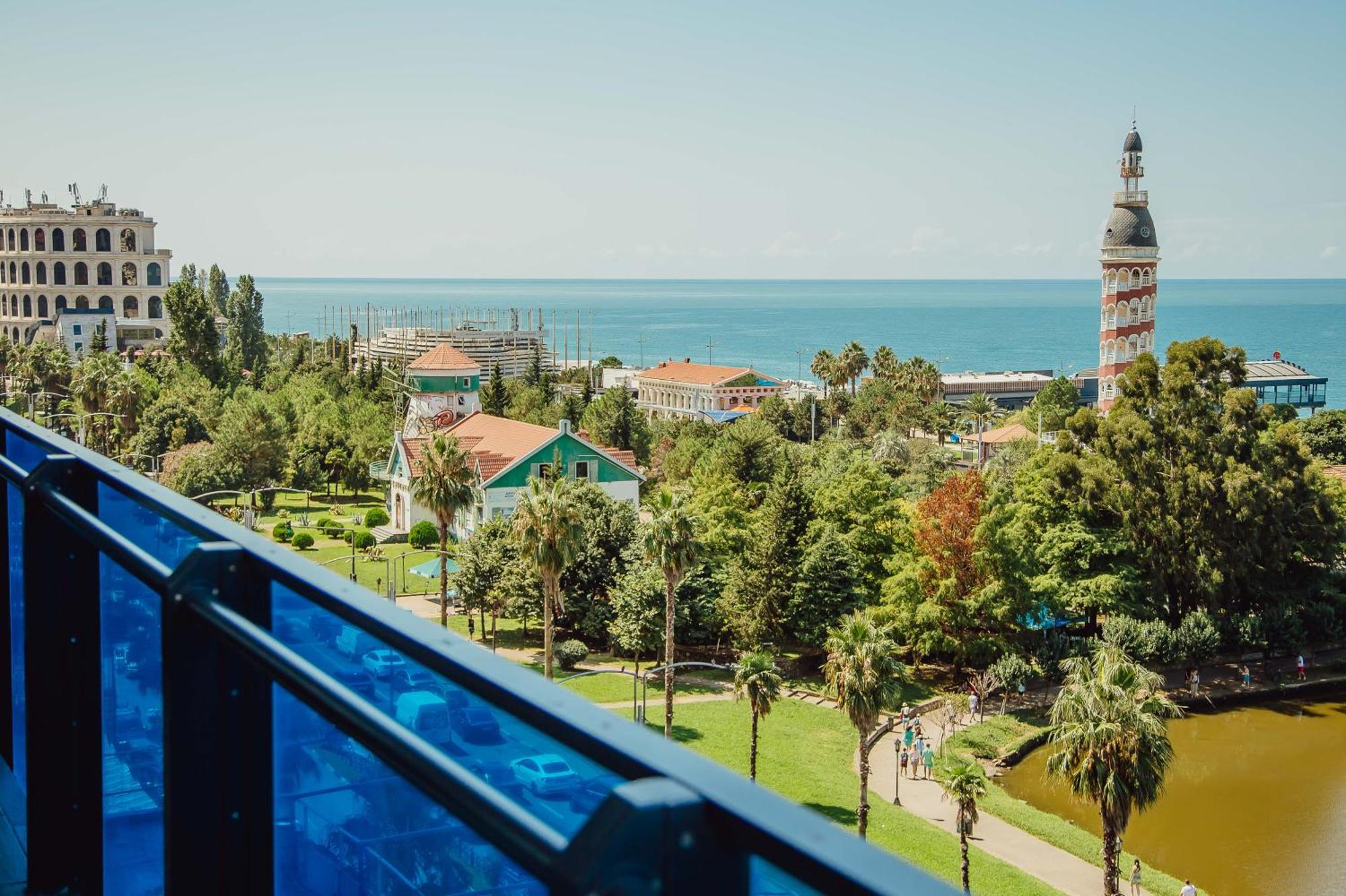 Sea ​​View In Orbi City Batumi Esterno foto